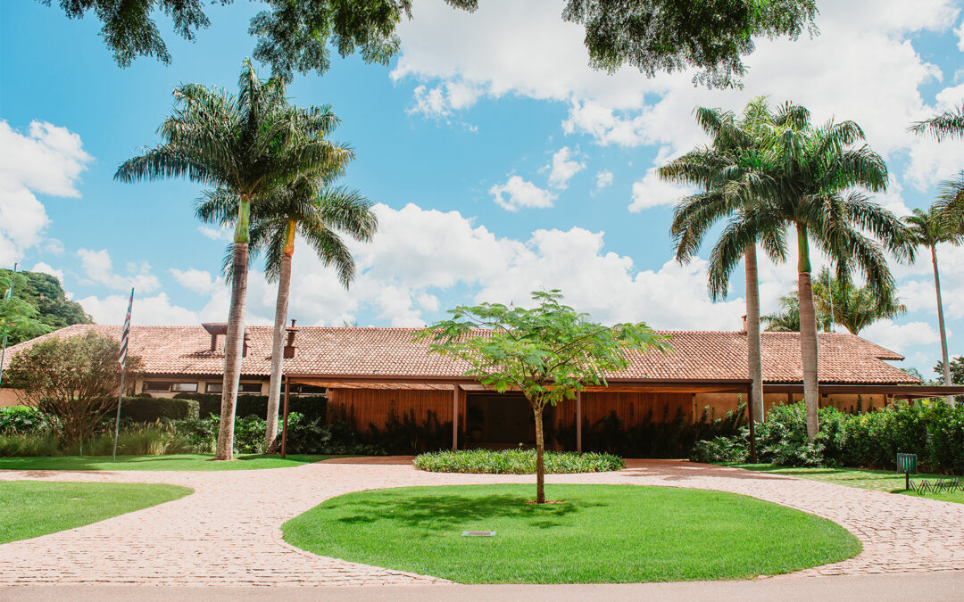Horários dos clubes e restaurantes na Páscoa