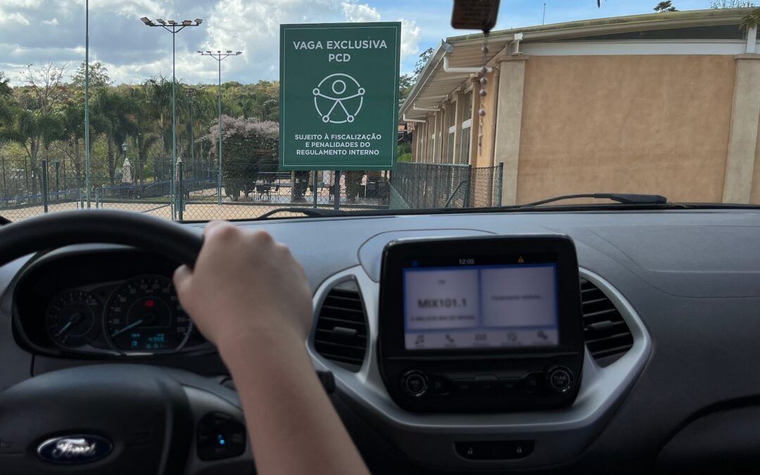Novas placas e o compromisso com a acessibilidade