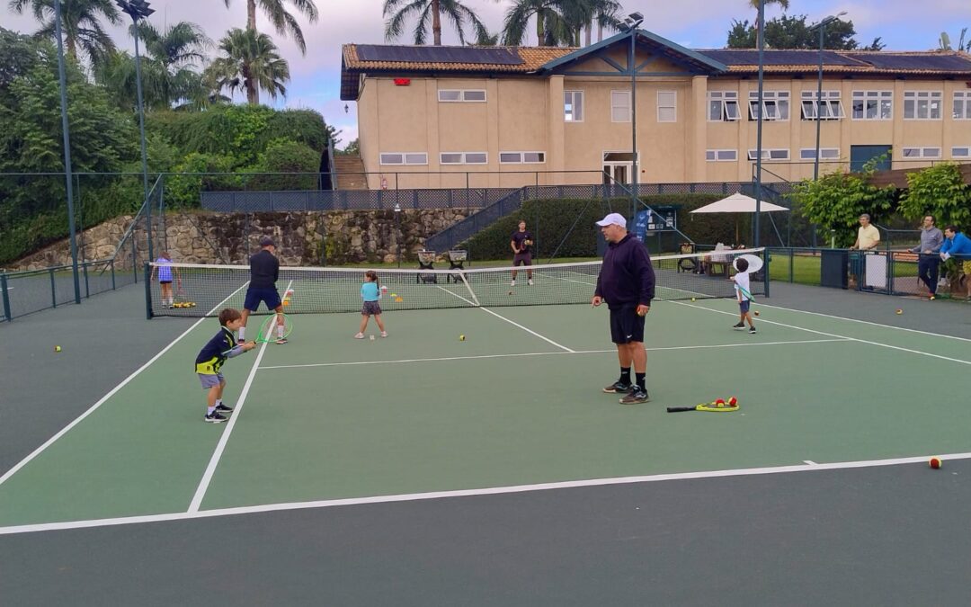 Clínica de Tênis Juniors WHG no Dia das Crianças