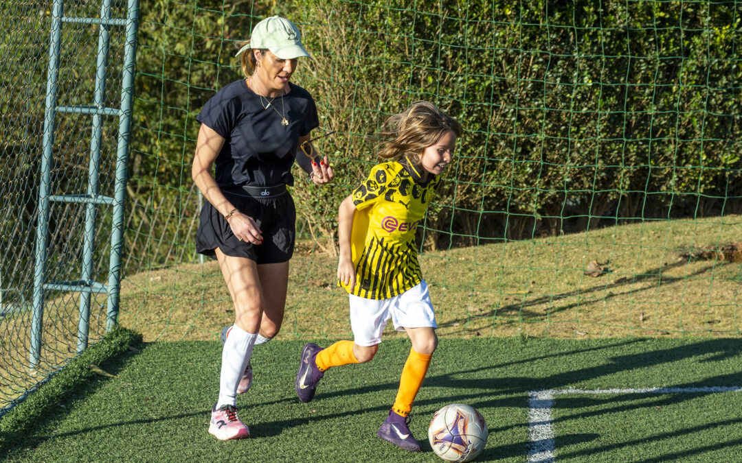 Futebol Mães e filhos neste sábado (9/5)